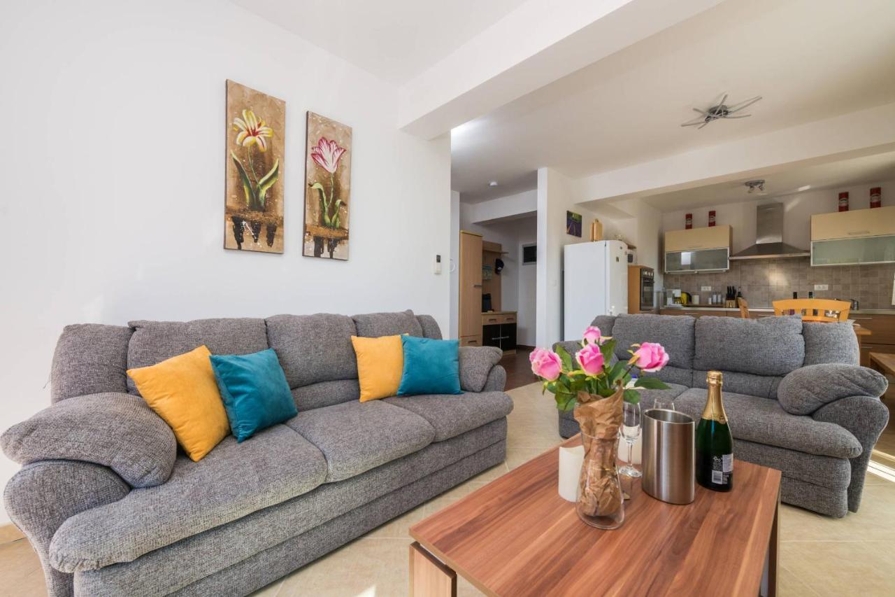 Apartment Carpe Diem Premantura Luaran gambar
